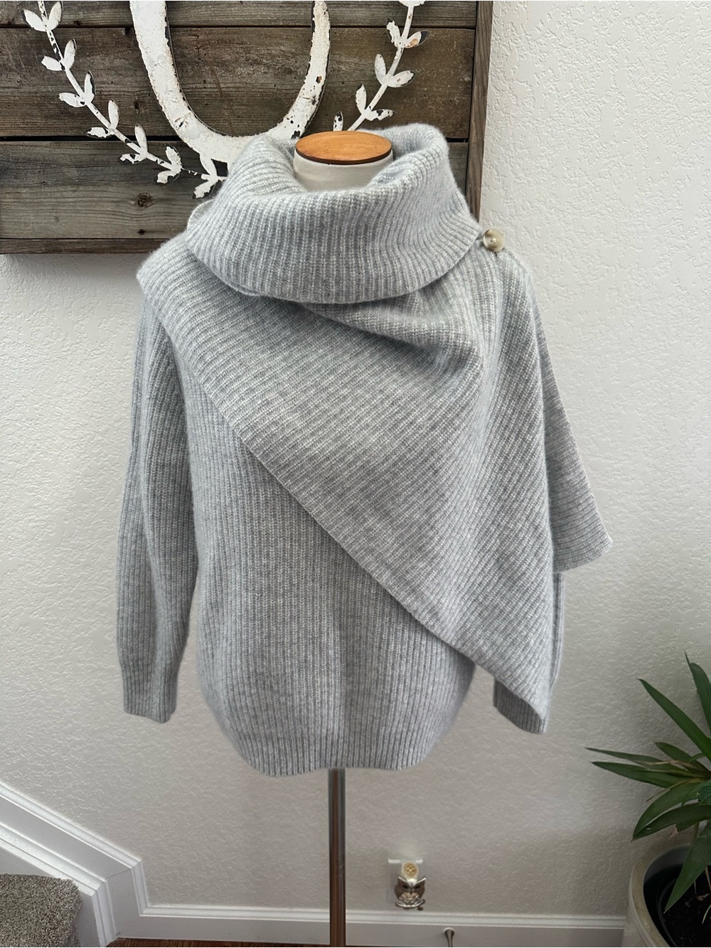 Haven Well Within 100% cashmere Wrap Scarf Funnel Neck Sweater Light Gray size L